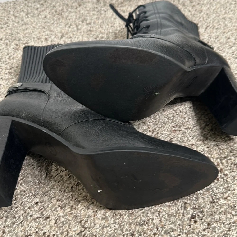 Michael kors black lace up carrigan boots size 11M